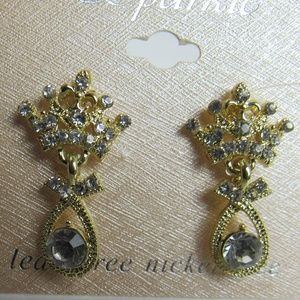 NWT Gold Rhinestone Crown Studded Earrings Sparkle